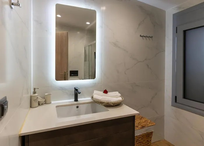 Private Pool Retreat - Georgia's Garden Oasis Alonia