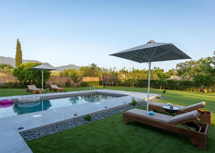 Private Pool Retreat - Georgia's Garden Oasis Villa Alonia