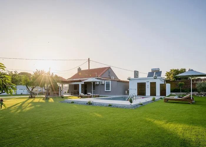 Private Pool Retreat - Georgia's Garden Oasis * Alonia