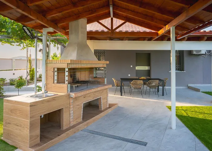 Villa Private Pool Retreat - Georgia's Garden Oasis *